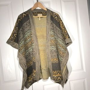 ***SOLD*** Aritzia - Wilfred Free Cape Scarf